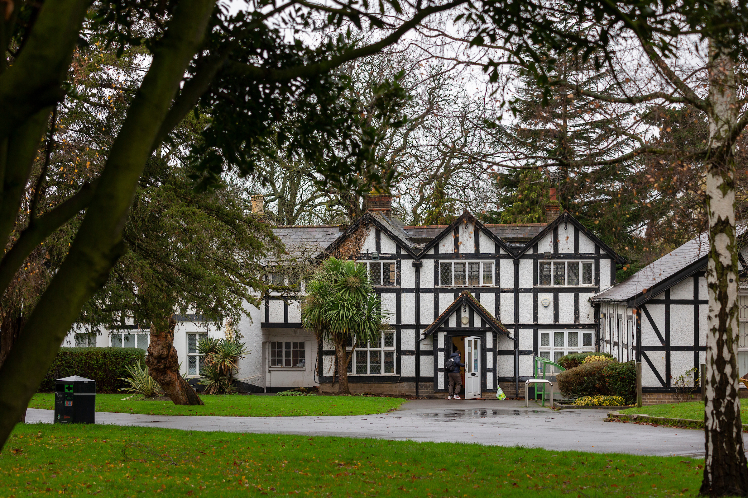 Barham Park, Studio 10.01